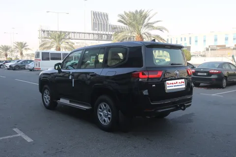 Discover undefined undefined Exterior Interior Images.Find all aspects and details of cars.