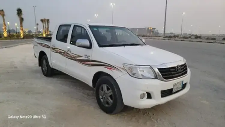 toyota toyota-hilux image Toyota Hilux 2014