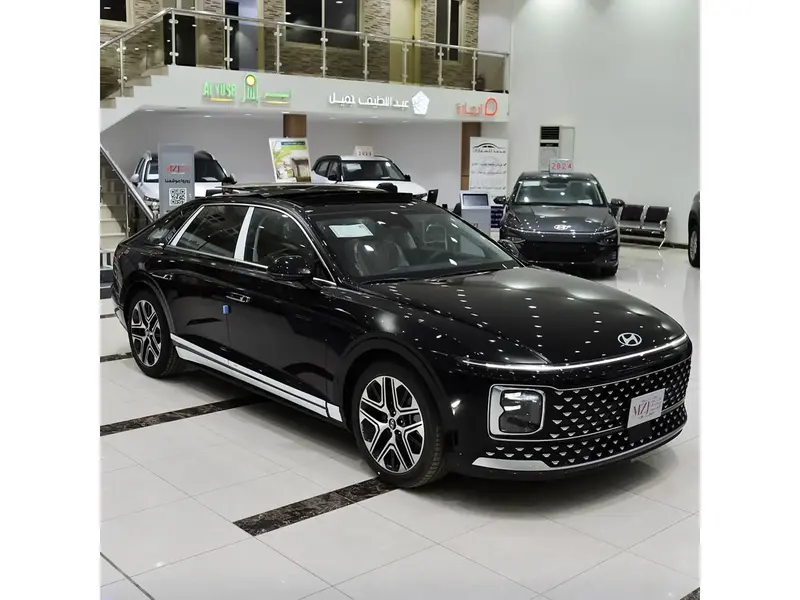 Discover undefined undefined Exterior Interior Images.Find all aspects and details of cars.