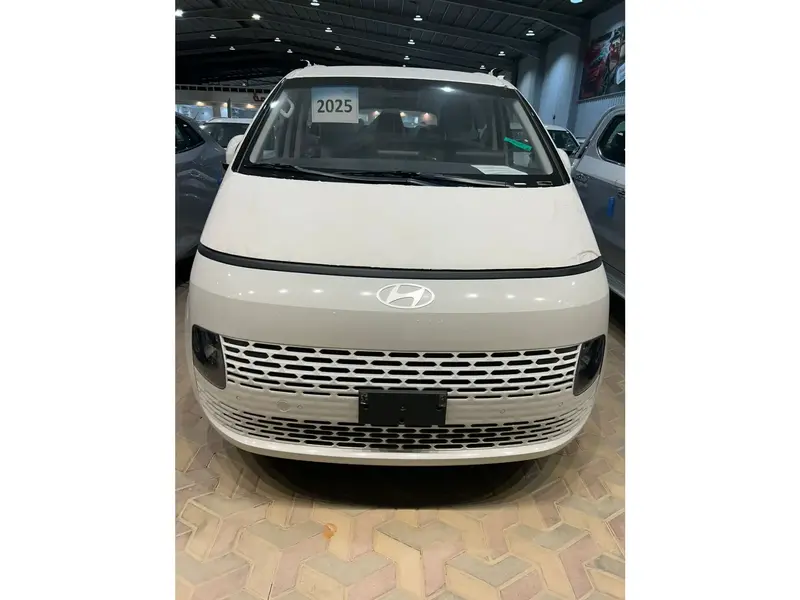 Hyundai Staria 2025