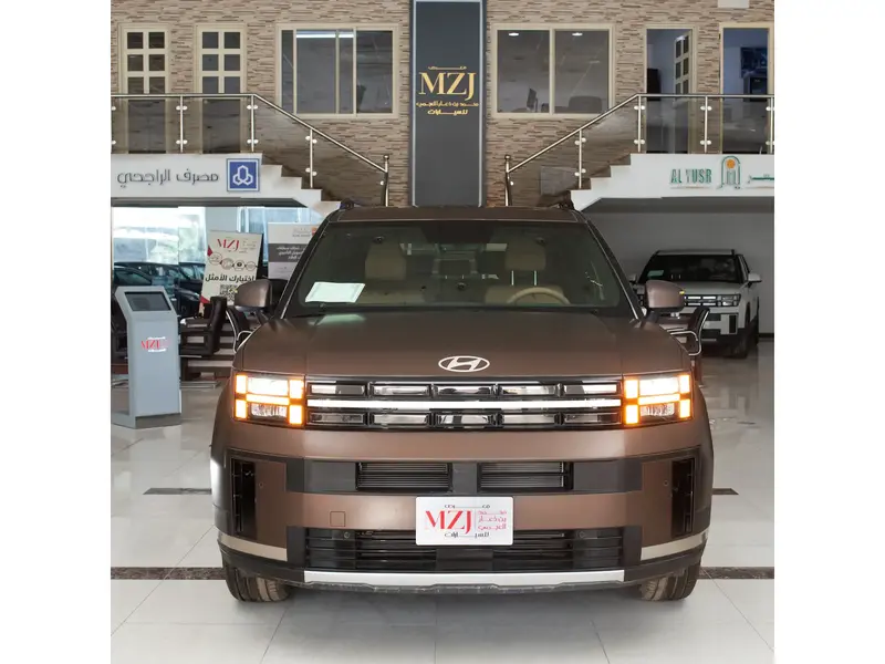 Discover undefined undefined Exterior Interior Images.Find all aspects and details of cars.