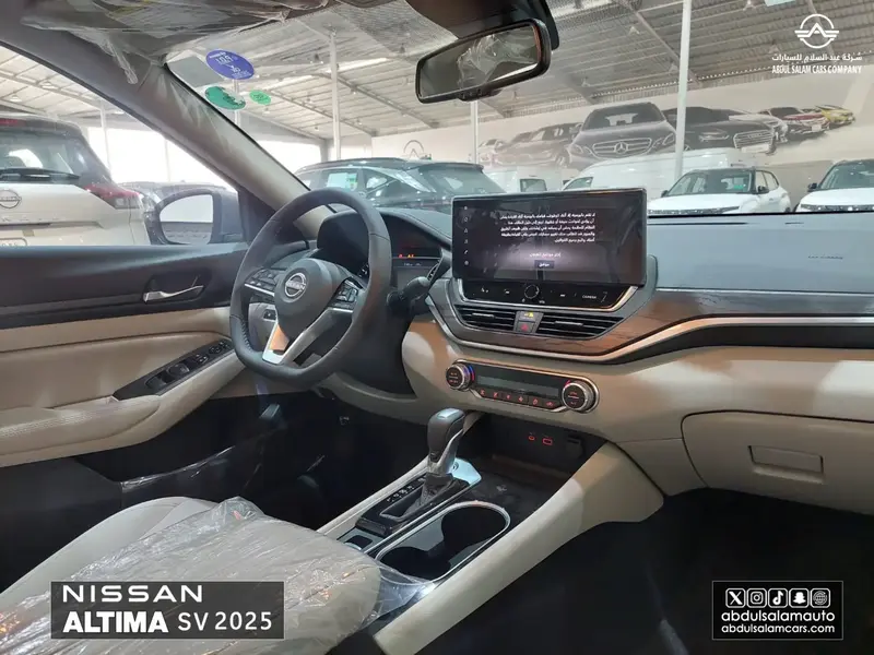 Discover undefined undefined Exterior Interior Images.Find all aspects and details of cars.