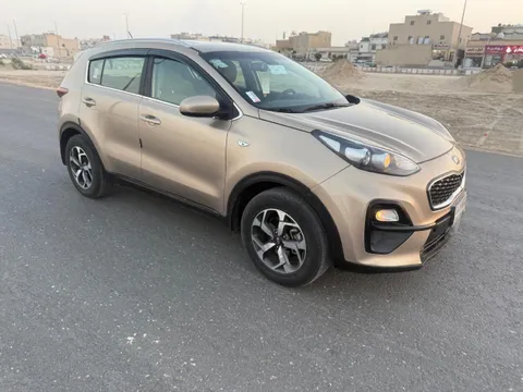 استكشف undefined undefined الصور الخارجية والداخلية. اكتشف جميع جوانب وتفاصيل السيارات.