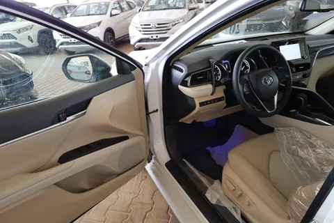 New Toyota Camry 2.5L GLE 204 HP 2023