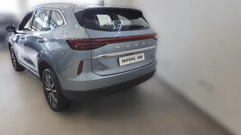 Discover undefined undefined Exterior Interior Images.Find all aspects and details of cars.
