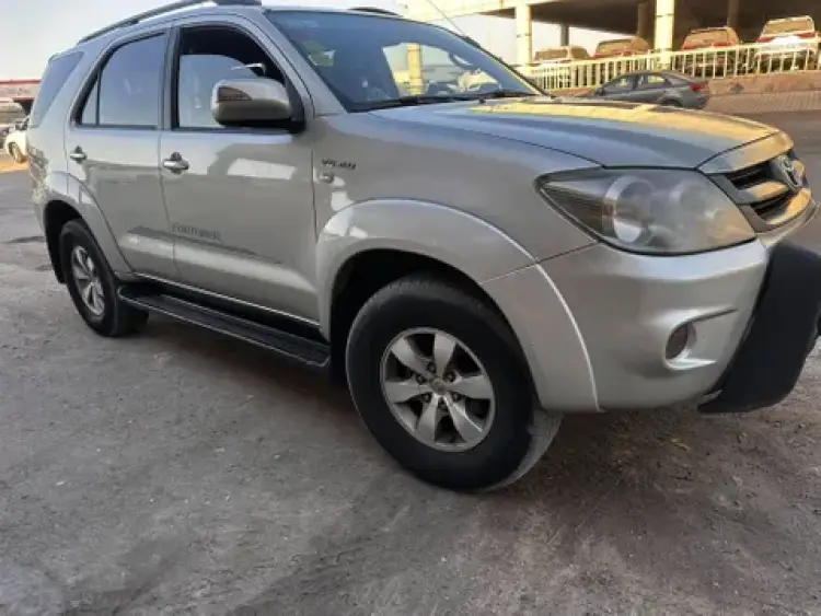 toyota toyota-fortuner image Toyota Fortuner 2007