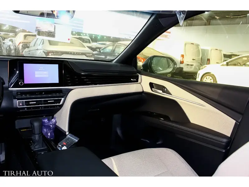 Toyota Camry 2025