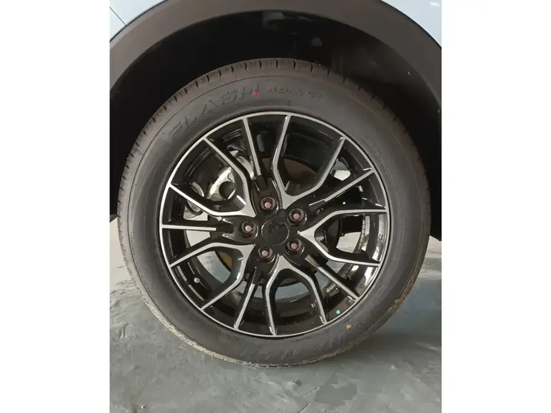 Discover undefined undefined Exterior Interior Images.Find all aspects and details of cars.