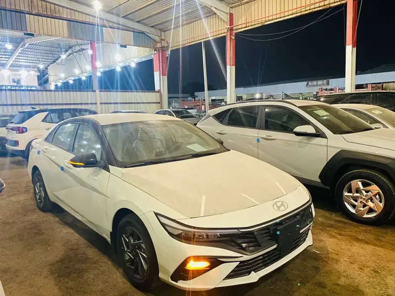 Hyundai Elantra 2025