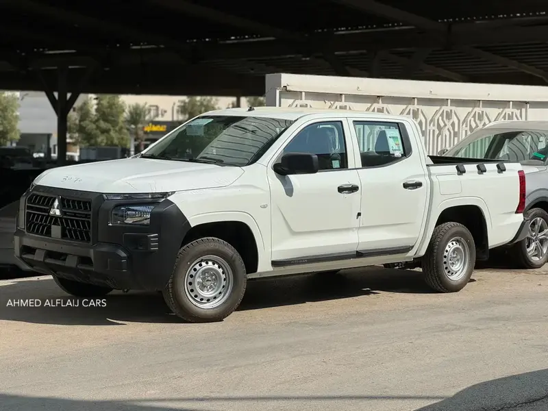 Discover undefined undefined Exterior Interior Images.Find all aspects and details of cars.