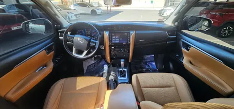 Discover undefined undefined Exterior Interior Images.Find all aspects and details of cars.
