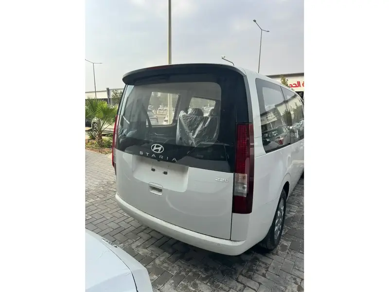 Discover undefined undefined Exterior Interior Images.Find all aspects and details of cars.