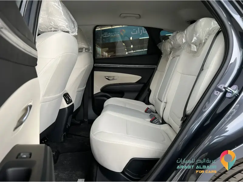 Discover undefined undefined Exterior Interior Images.Find all aspects and details of cars.