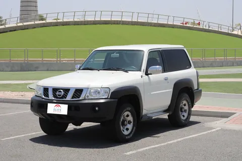 Nissan Patrol Safari 4.8L A/T (Basic) 2015