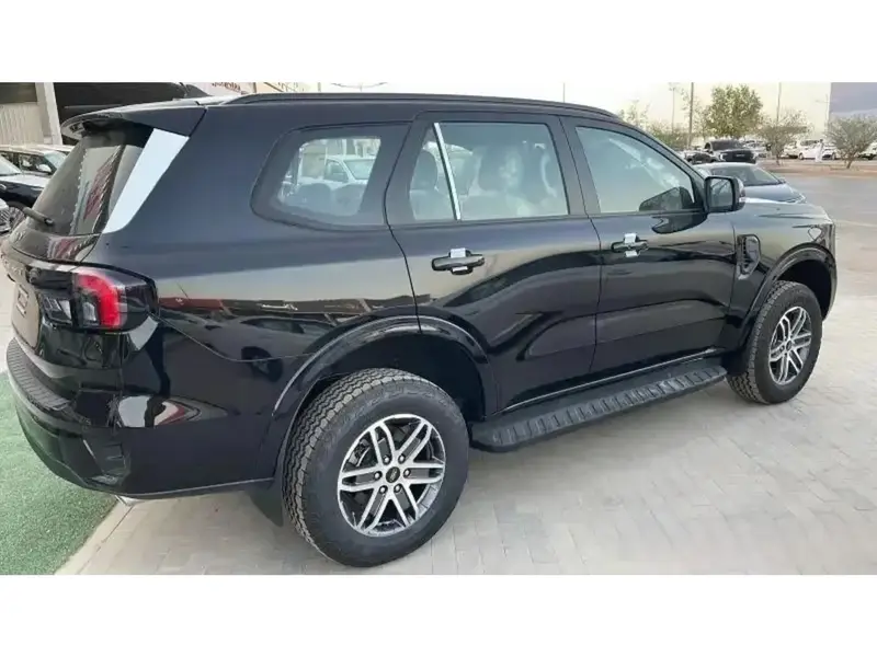 Discover undefined undefined Exterior Interior Images.Find all aspects and details of cars.