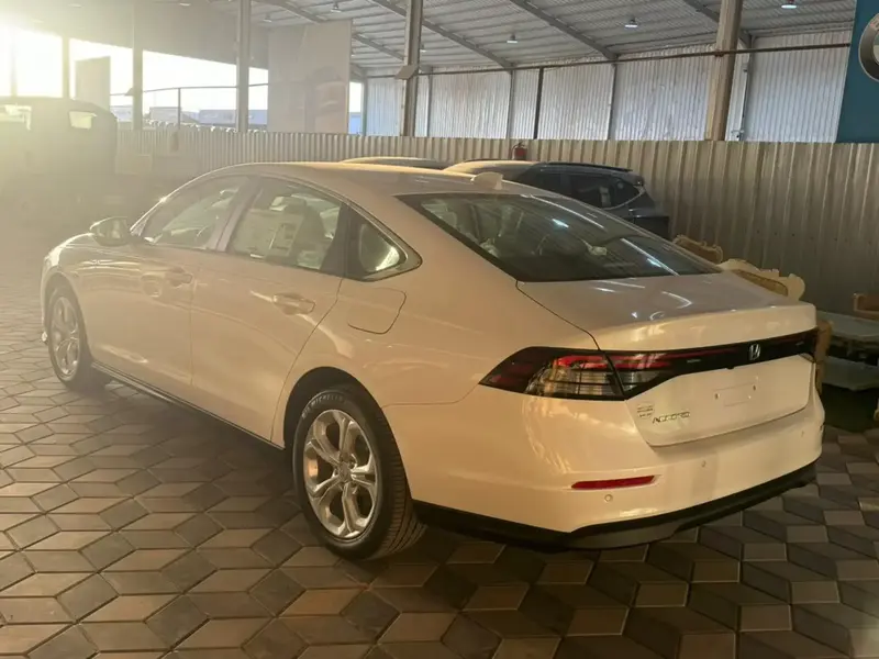 Discover undefined undefined Exterior Interior Images.Find all aspects and details of cars.