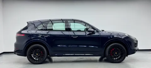 Porsche Cayenne GTS 2022