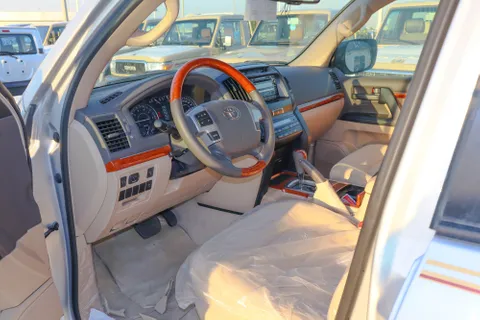 Toyota Land Cruiser 4.5L GXR Petrol 2015