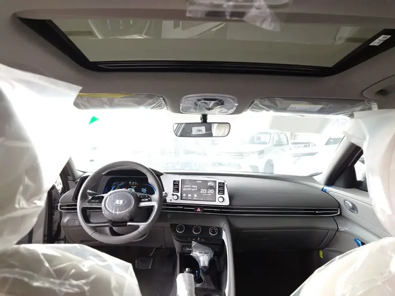 Hyundai Elantra 2025