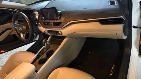 Discover undefined undefined Exterior Interior Images.Find all aspects and details of cars.