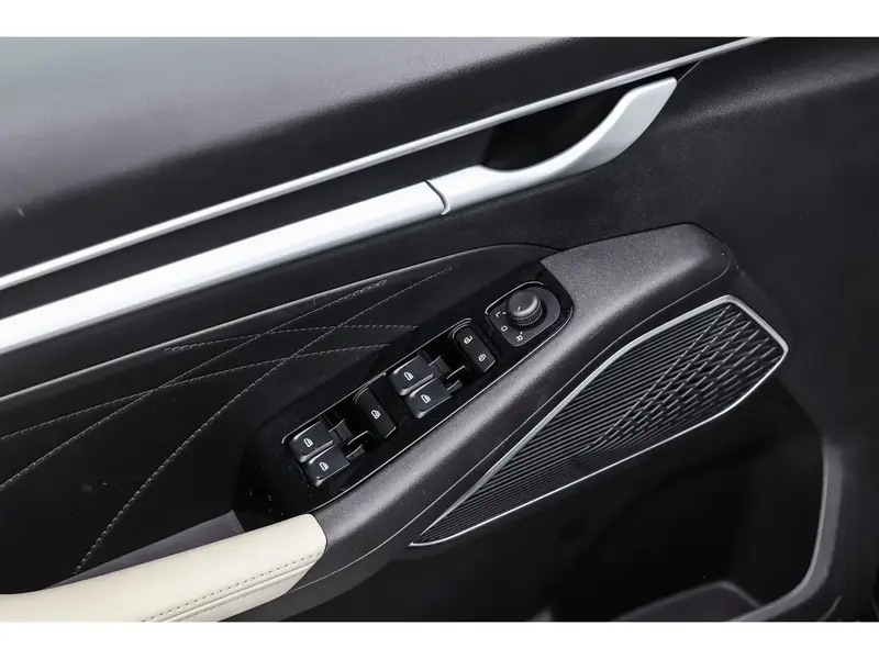 Geely Emgrand 2025