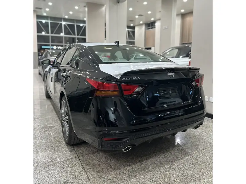 Nissan Altima 2025