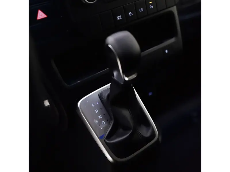 Hyundai Staria 2025