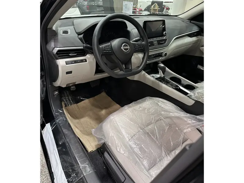 Nissan Altima 2025