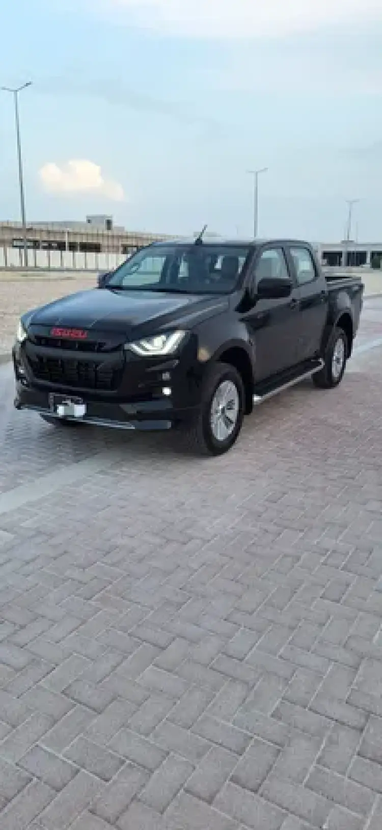 isuzu isuzu-dmax image New Isuzu D-MAX 3.0L Crew Cab 4WD LS M/T 2024