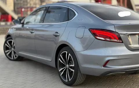 Discover undefined undefined Exterior Interior Images.Find all aspects and details of cars.