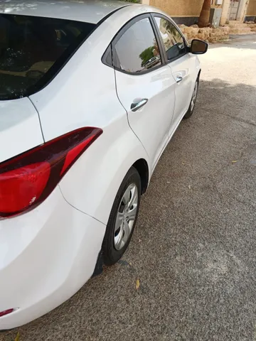 Hyundai Elantra 2.0L Base 2015