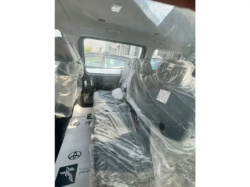 Hyundai Staria 2025