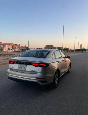 Geely Emgrand 2023