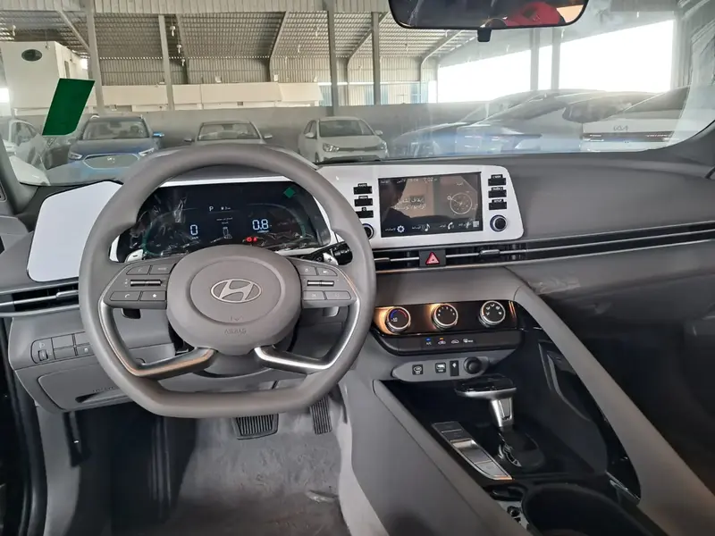 Hyundai Elantra 2025