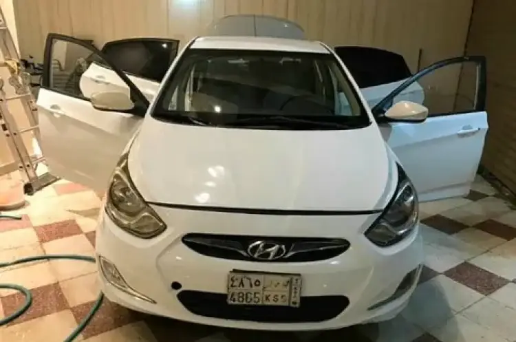 hyundai hyundai-accent image Hyundai Accent 2010