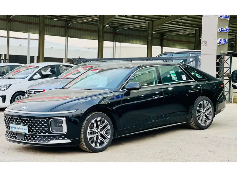 Discover undefined undefined Exterior Interior Images.Find all aspects and details of cars.