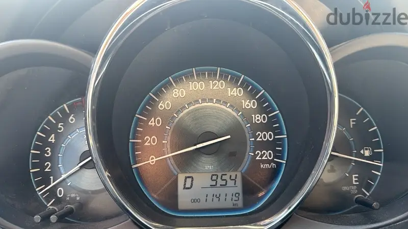 تويوتا يارس 2016