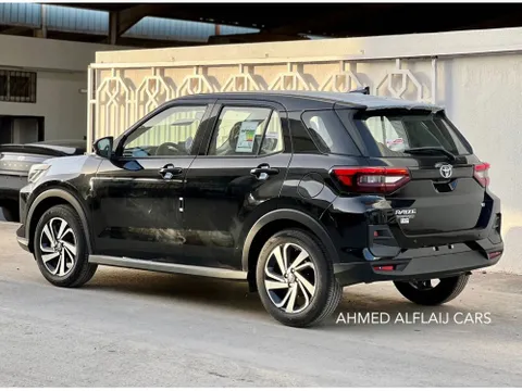 Discover undefined undefined Exterior Interior Images.Find all aspects and details of cars.