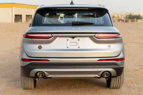 Discover undefined undefined Exterior Interior Images.Find all aspects and details of cars.