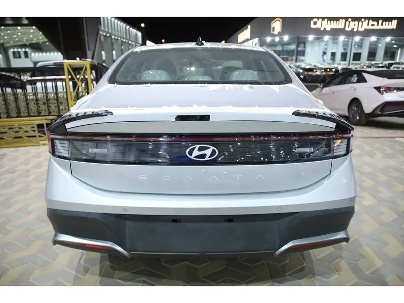 Discover undefined undefined Exterior Interior Images.Find all aspects and details of cars.