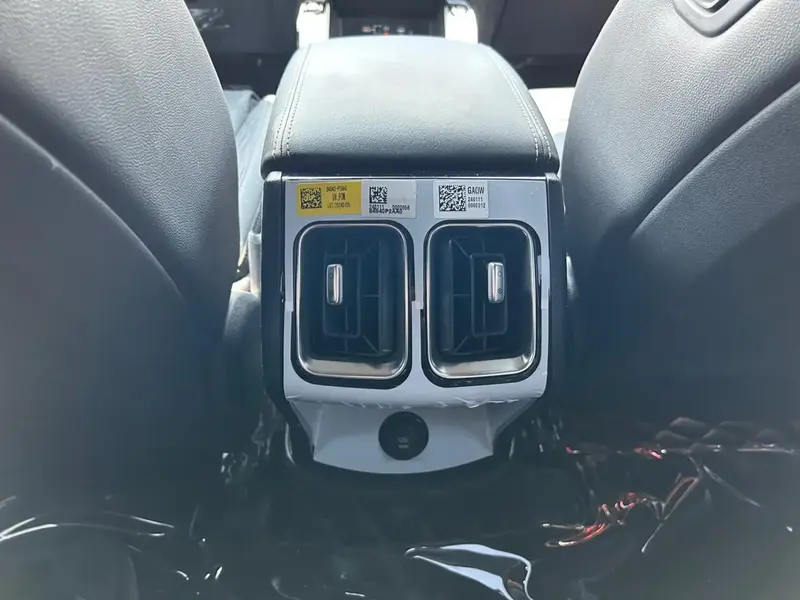 Discover undefined undefined Exterior Interior Images.Find all aspects and details of cars.
