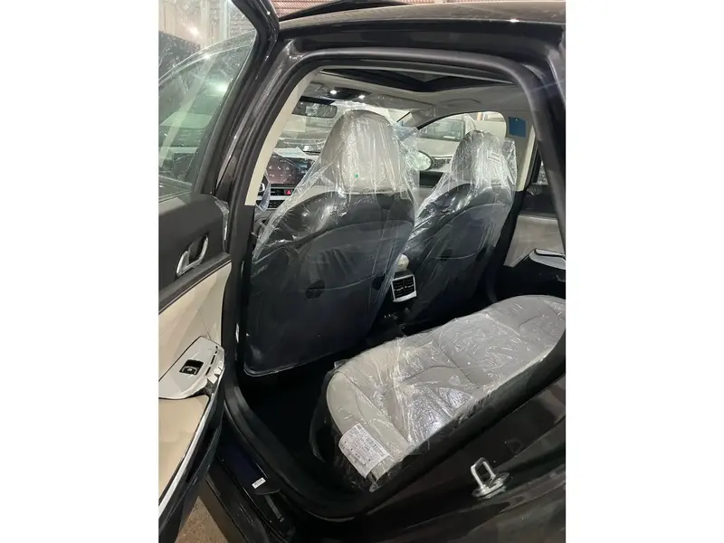 Discover undefined undefined Exterior Interior Images.Find all aspects and details of cars.