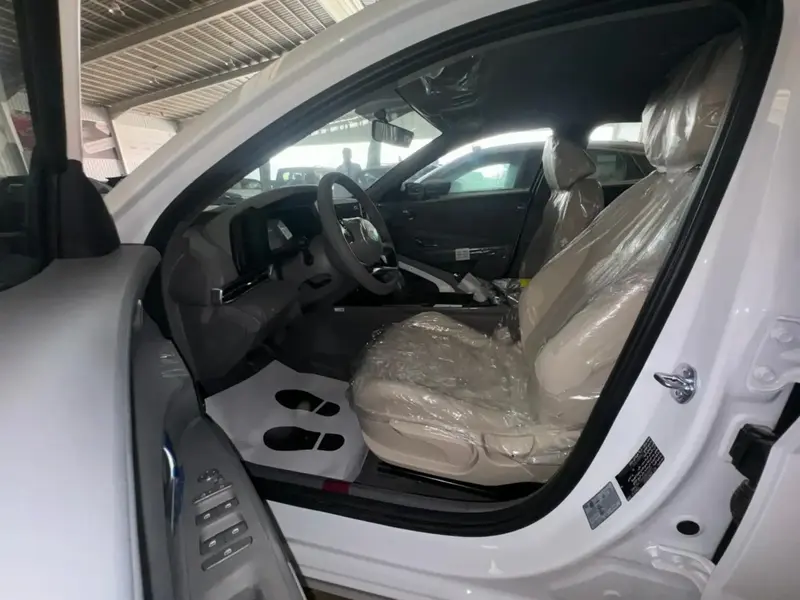 Hyundai Elantra 2025