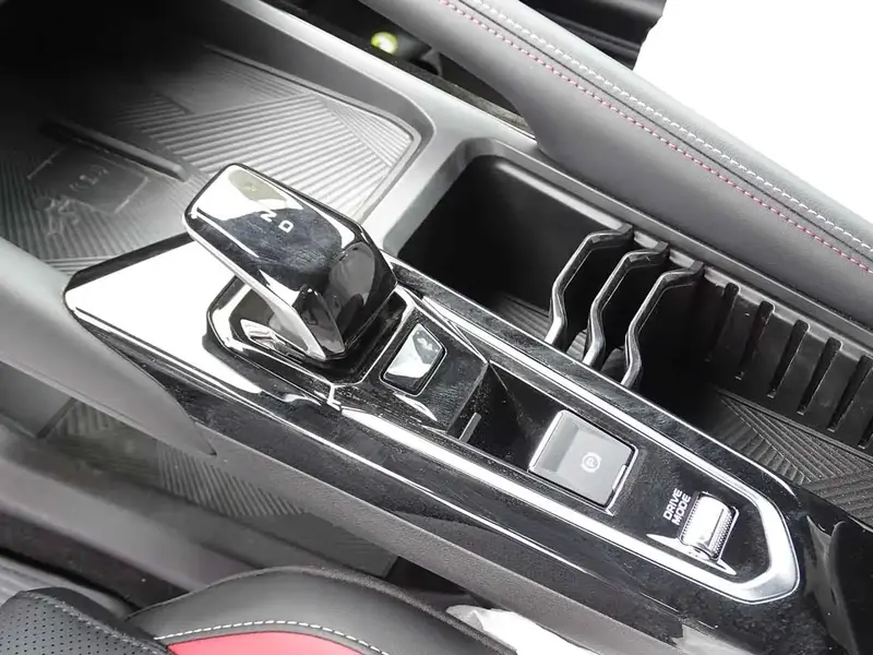 Geely Coolray 2025