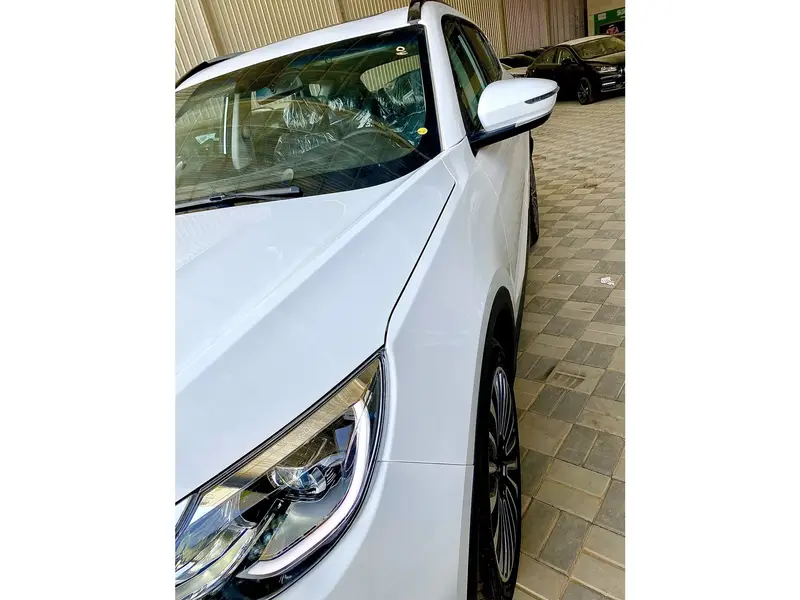 Discover undefined undefined Exterior Interior Images.Find all aspects and details of cars.