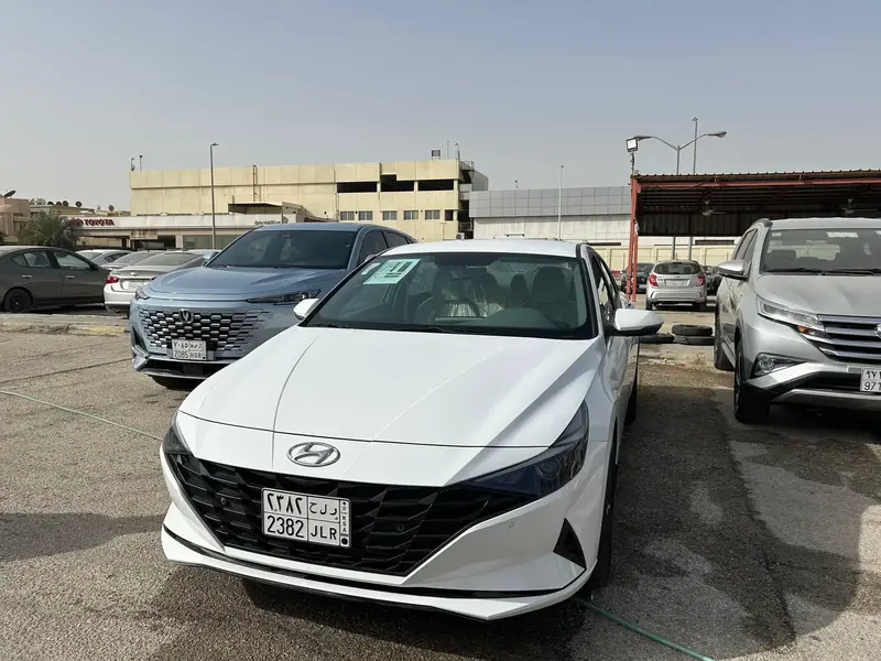 Hyundai Elantra 2023