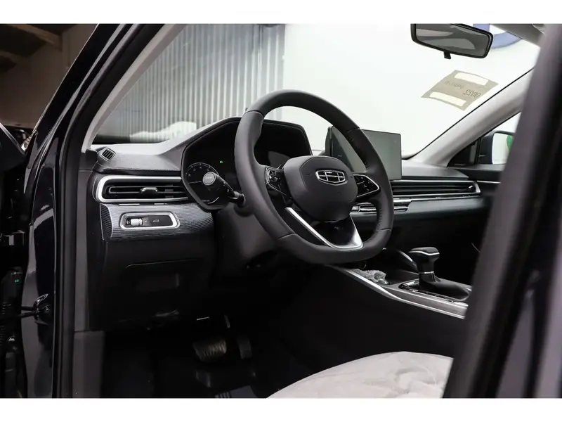 Geely Emgrand 2025