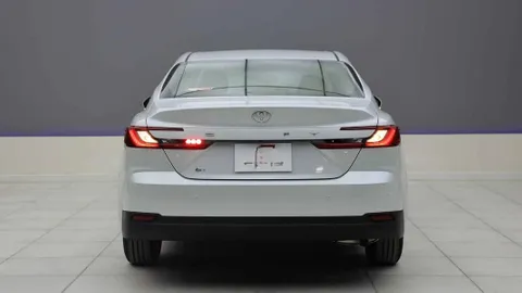 Discover undefined undefined Exterior Interior Images.Find all aspects and details of cars.