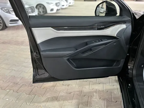 Discover undefined undefined Exterior Interior Images.Find all aspects and details of cars.
