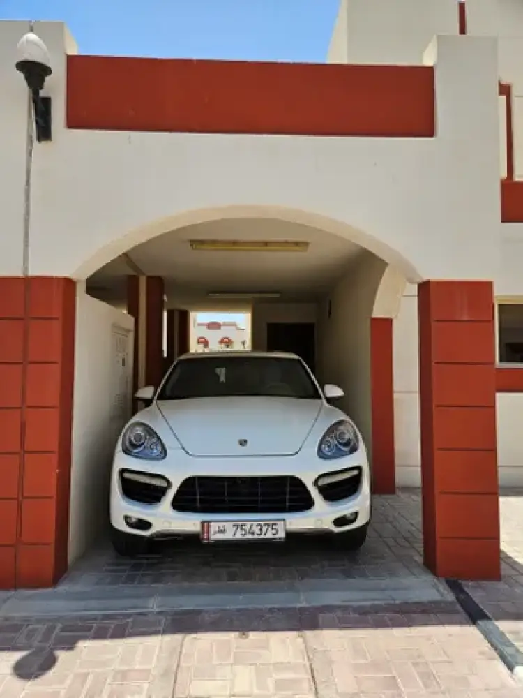 porsche cayenne image Porsche Cayenne Turbo 2011